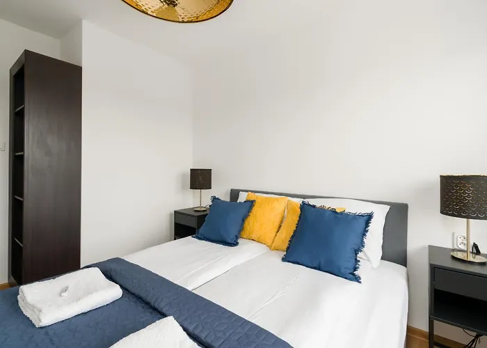 Dabrowskiego By Renters Lägenhet *