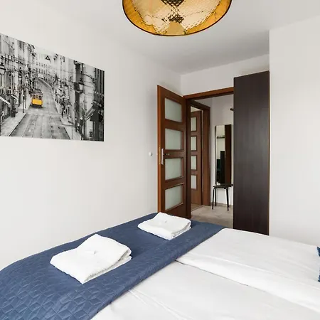 Dabrowskiego By Renters Apartmán