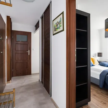 Dabrowskiego By Renters Apartmán